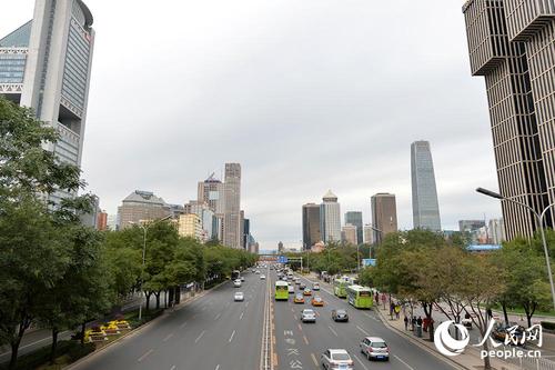 10月12日，霧霾散去的北京CBD。