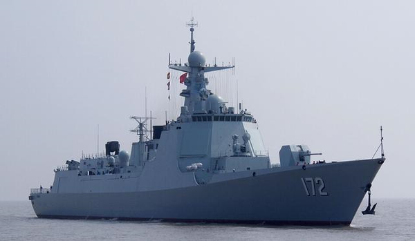 資料圖：中國(guó)海軍新型導(dǎo)彈驅(qū)逐艦