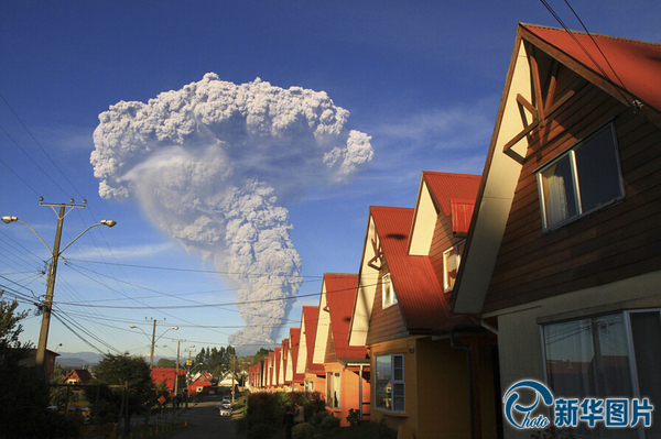 智利火山噴發(fā) 火山灰沖天如蘑菇云2