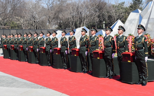 （3）第五批在韓中國(guó)人民志愿軍烈士遺骸在沈陽(yáng)安葬