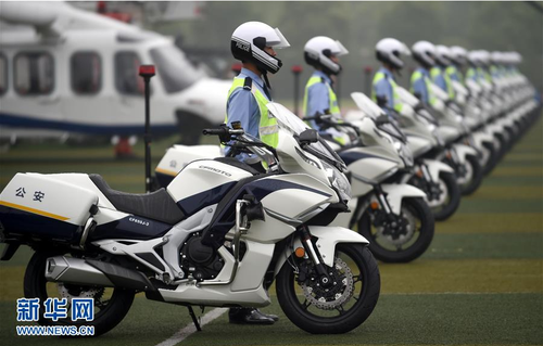 5月27日，警察攜警用摩托參加誓師大會(huì)。